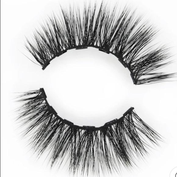 GLAMNETIC “VIP” MAGNETIC LASHES 😻😍 - Picture 2 of 7